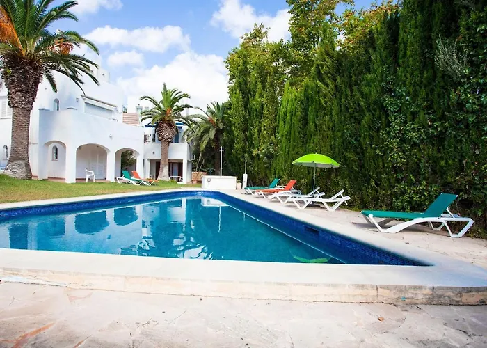 Elegant Holiday Home In Cala D Or With Swimming Pool